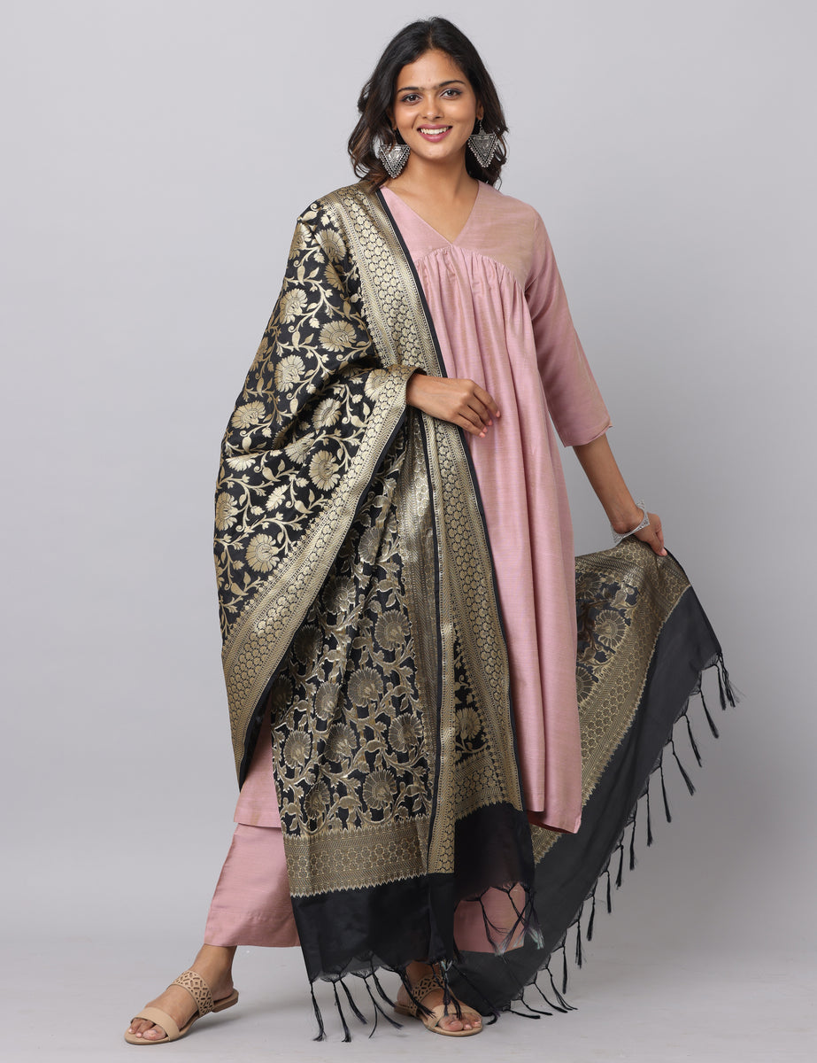 Hand Embroidered Dusty Pink Pure Cotton Silk Kurta Pants Set main image 0