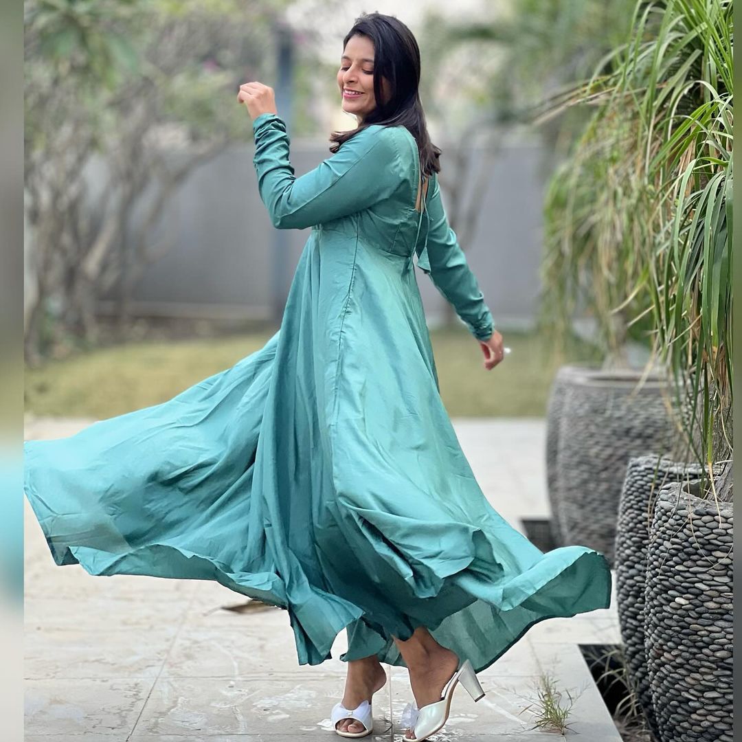 Dive into Elegance: Exploring Timeless Trends in Women's Ethnic Fashio E L L E O R A Dive into Elegance: Exploring Timeless Trends in Women's Ethnic Fashio E L L E O R A