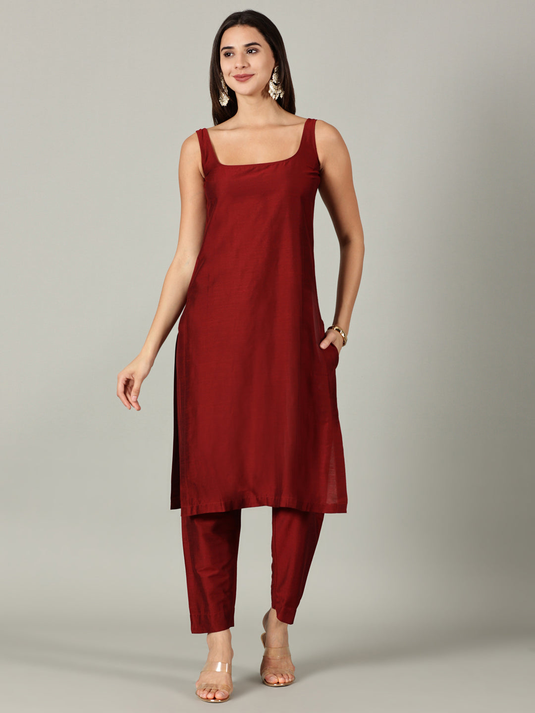 Elleora Maroon sleeveless Cotton Silk Kurta Set