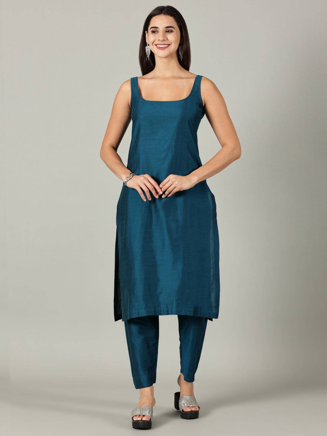 Elleora sleeveless Teal Cotton Silk Kurta Set