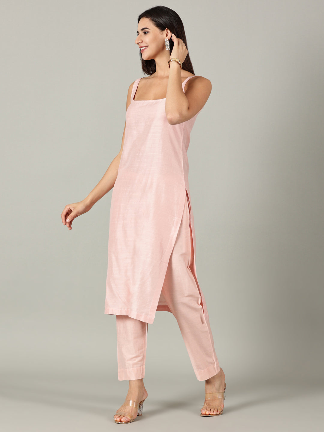 Elleora Sleeveless Peach Fur Cotton Silk Kurta Set