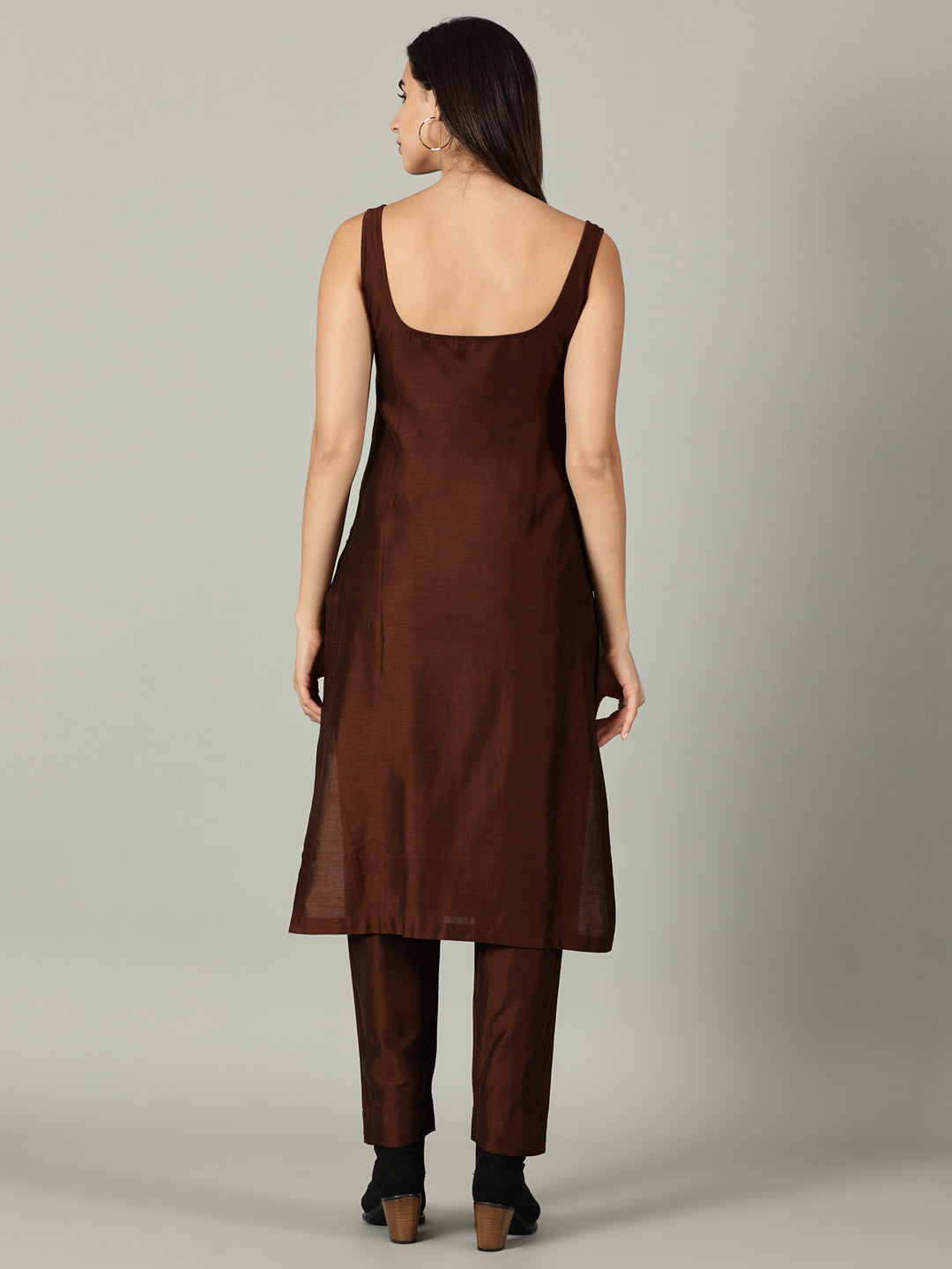 Elleora sleeveless Brown Cotton Silk Kurta Set