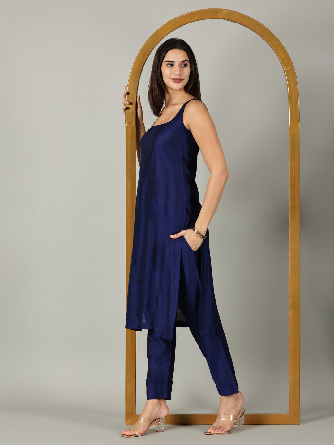 Elleora Royal Blue Sleeveless Cotton Silk Kurta Set