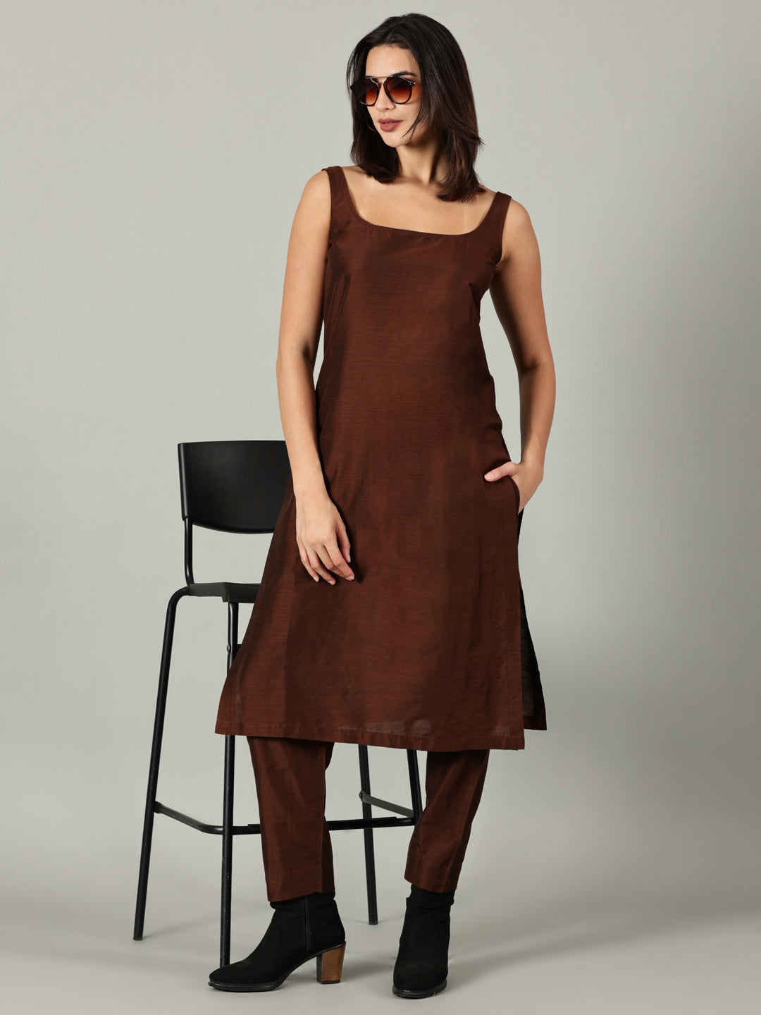 Elleora sleeveless Brown Cotton Silk Kurta Set