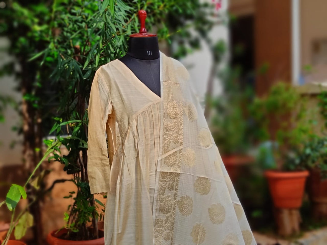 Elleora Traditional Off white Gathered Kurta set with Dupatta