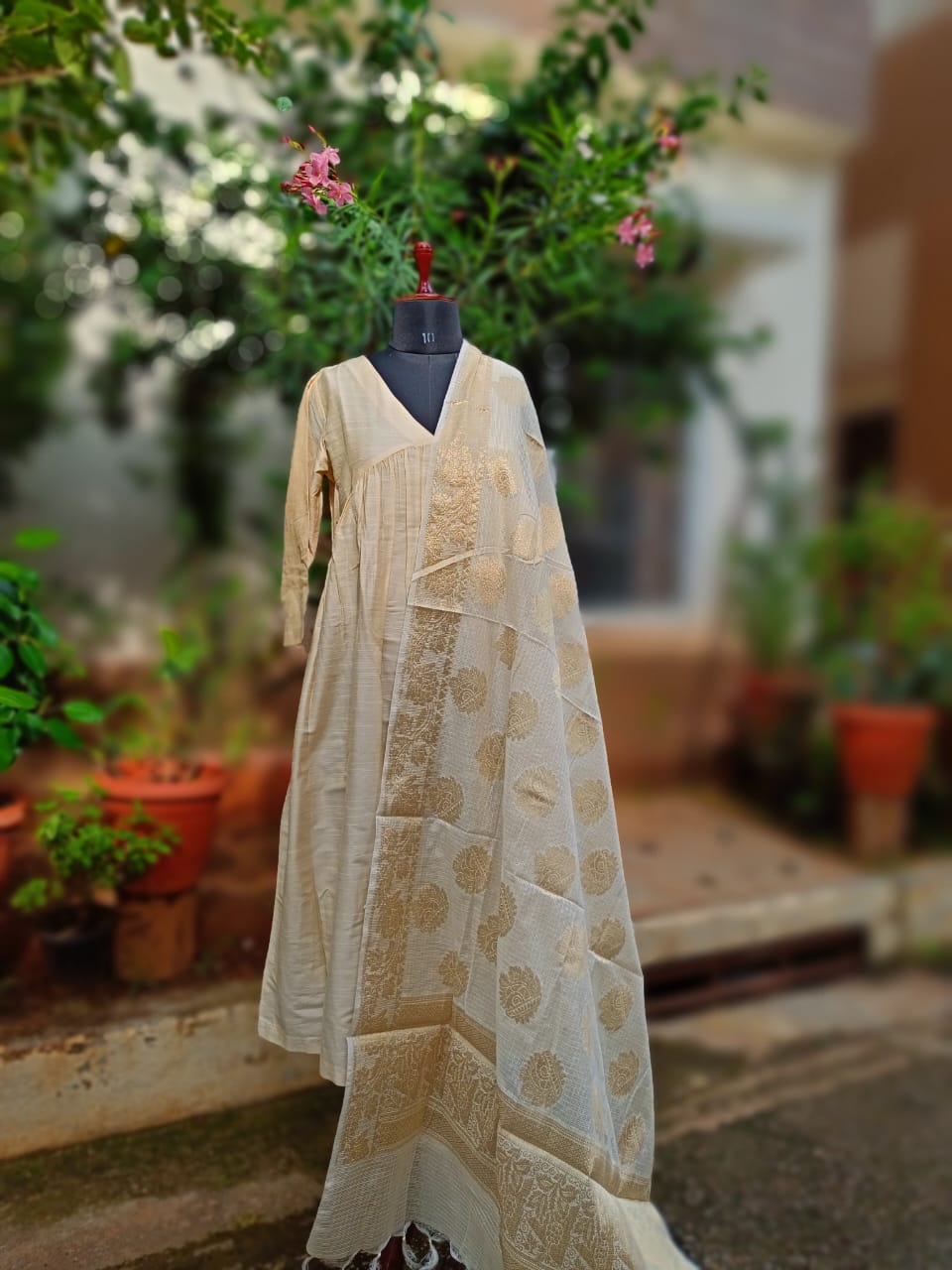 Elleora Traditional Off white Gathered Kurta set with Dupatta