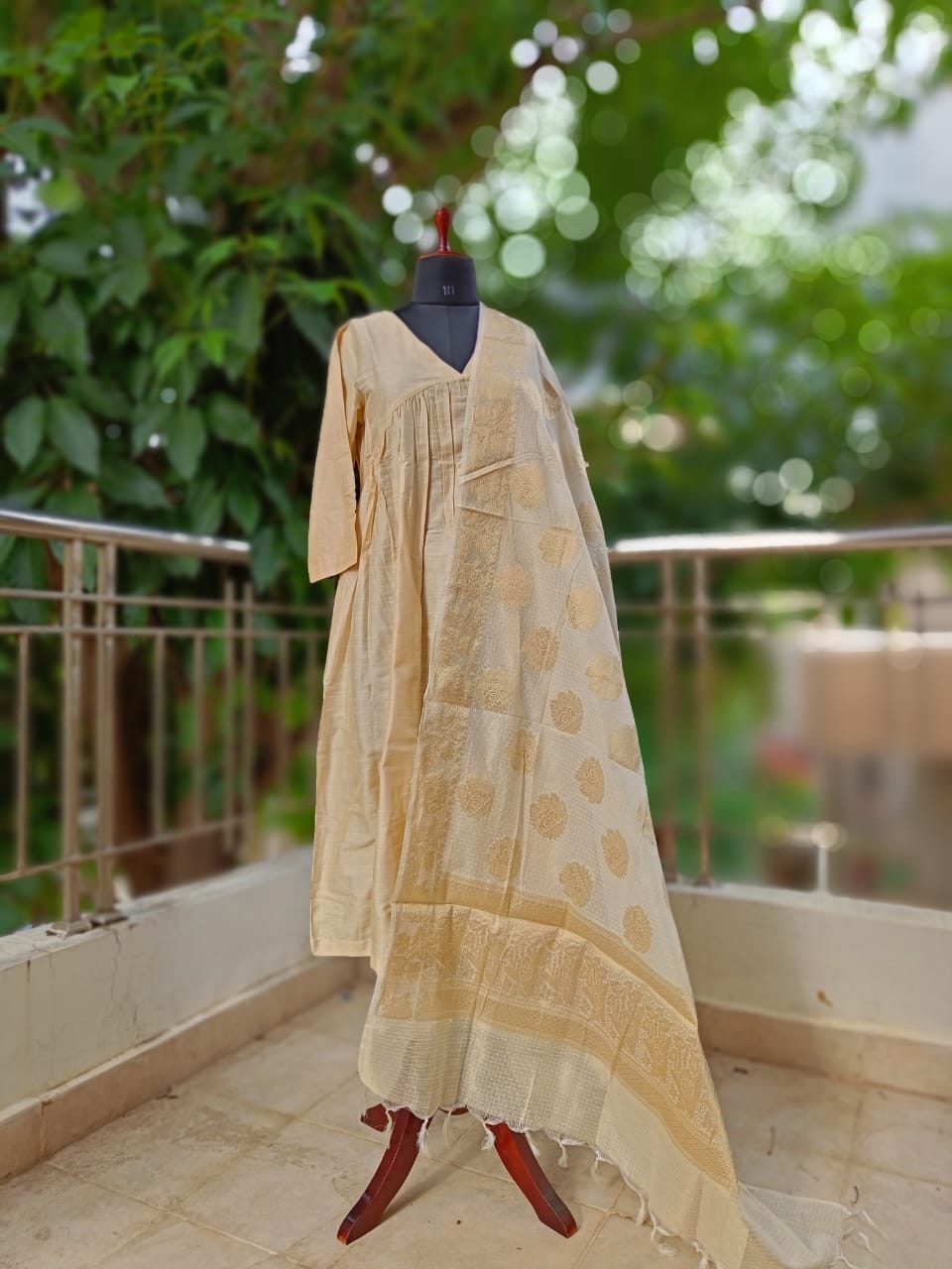 Elleora Traditional Off white Gathered Kurta set with Dupatta