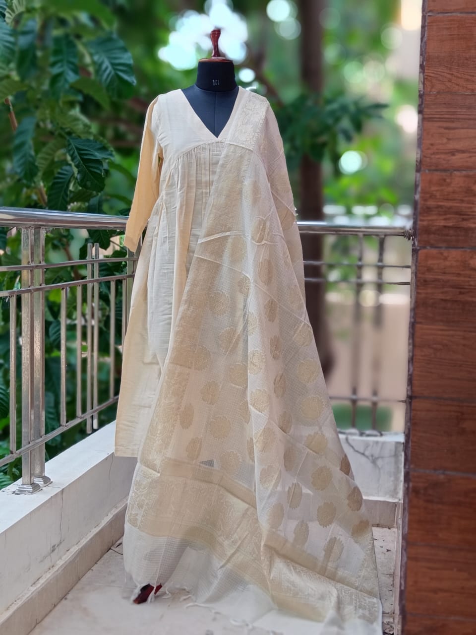 Elleora Traditional Off white Gathered Kurta set with Dupatta