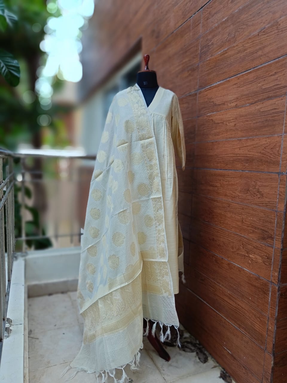 Elleora Traditional Off white Gathered Kurta set with Dupatta