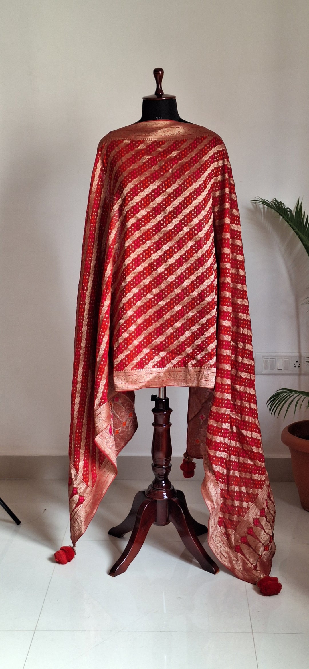 ELLEORA Georgette Viscose Banarasi Dupatta